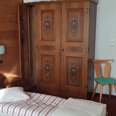 Pfindlhof Bed & Breakfast ลีโอกัง ภายนอก รูปภาพ