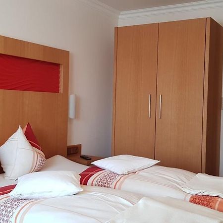 Pfindlhof Bed & Breakfast ลีโอกัง ภายนอก รูปภาพ