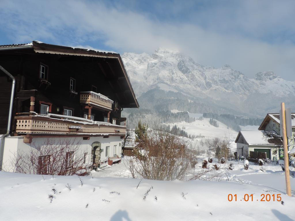 Pfindlhof Bed & Breakfast ลีโอกัง ภายนอก รูปภาพ