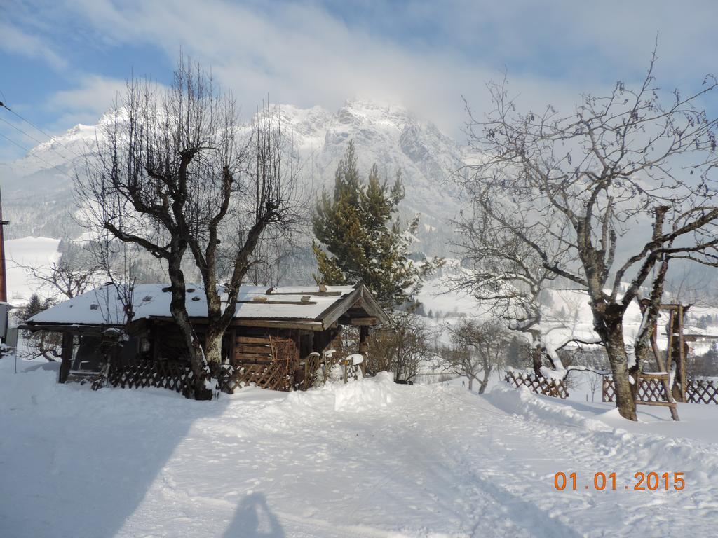 Pfindlhof Bed & Breakfast ลีโอกัง ภายนอก รูปภาพ
