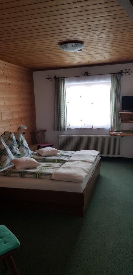 Pfindlhof Bed & Breakfast ลีโอกัง ภายนอก รูปภาพ