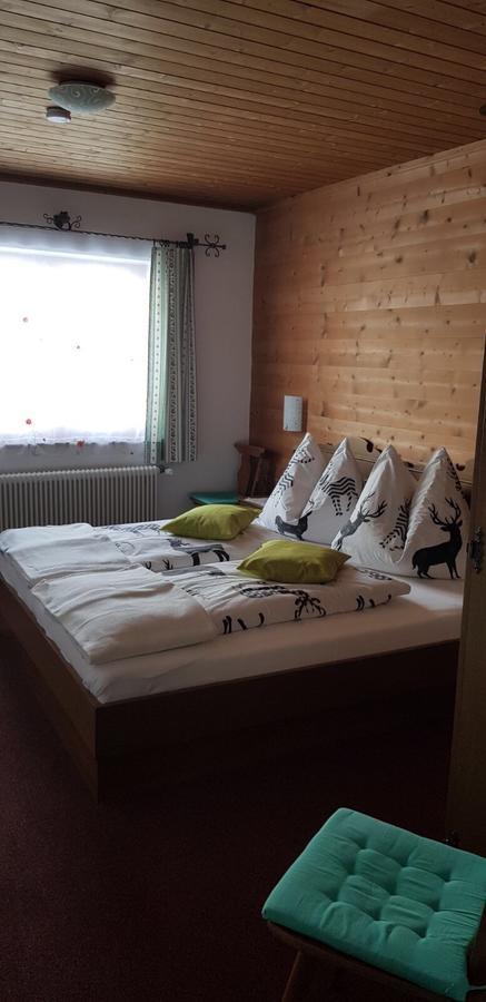 Pfindlhof Bed & Breakfast ลีโอกัง ภายนอก รูปภาพ