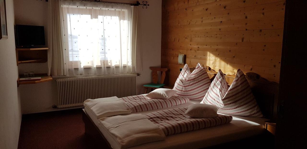 Pfindlhof Bed & Breakfast ลีโอกัง ภายนอก รูปภาพ