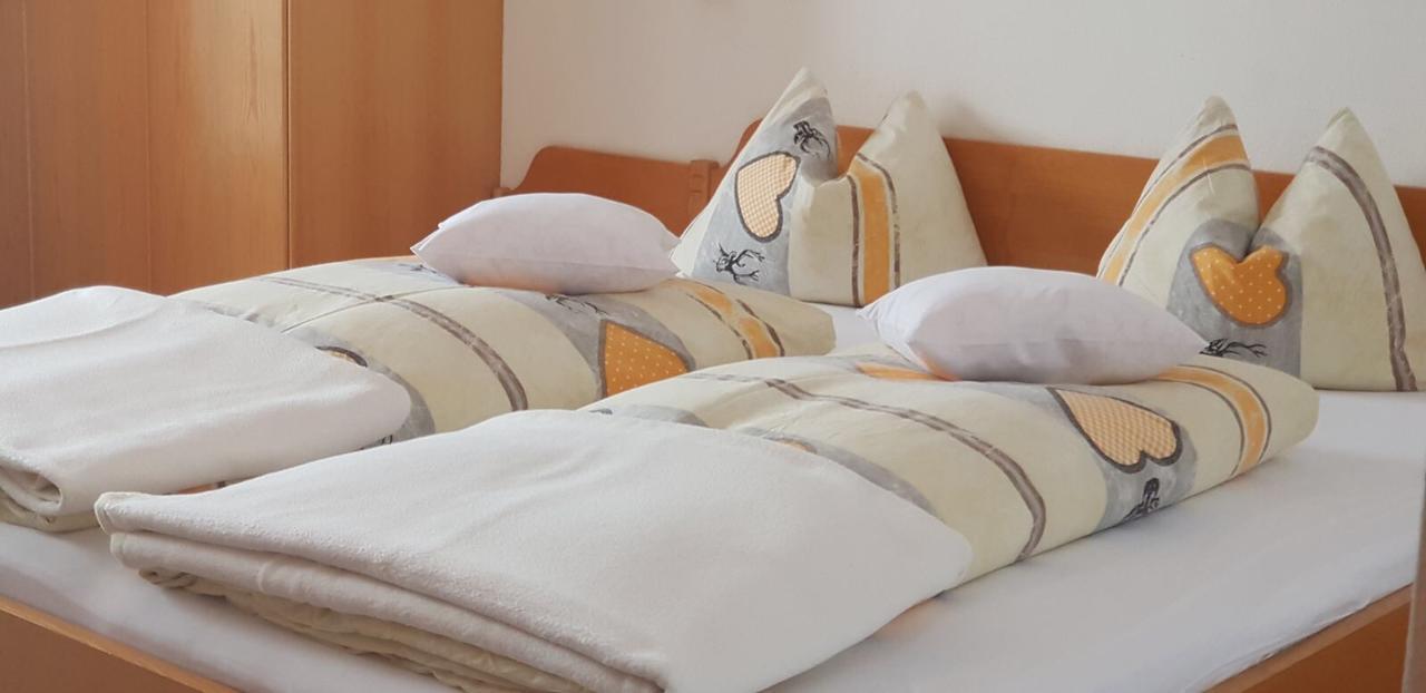 Pfindlhof Bed & Breakfast ลีโอกัง ภายนอก รูปภาพ