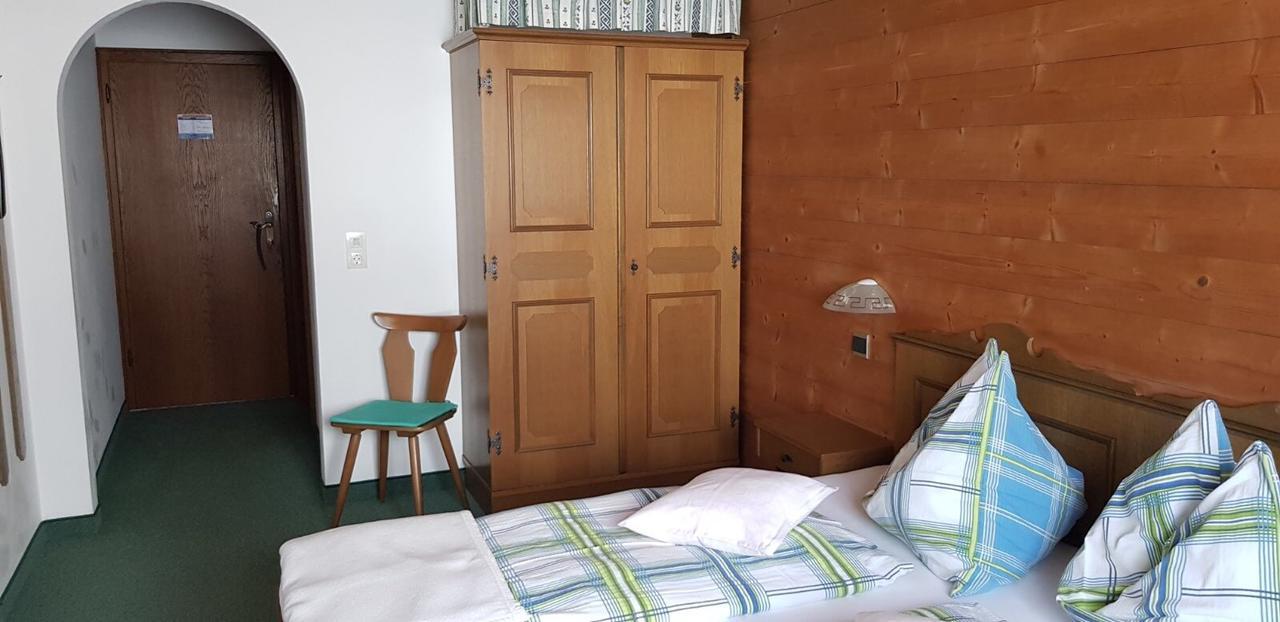 Pfindlhof Bed & Breakfast ลีโอกัง ภายนอก รูปภาพ