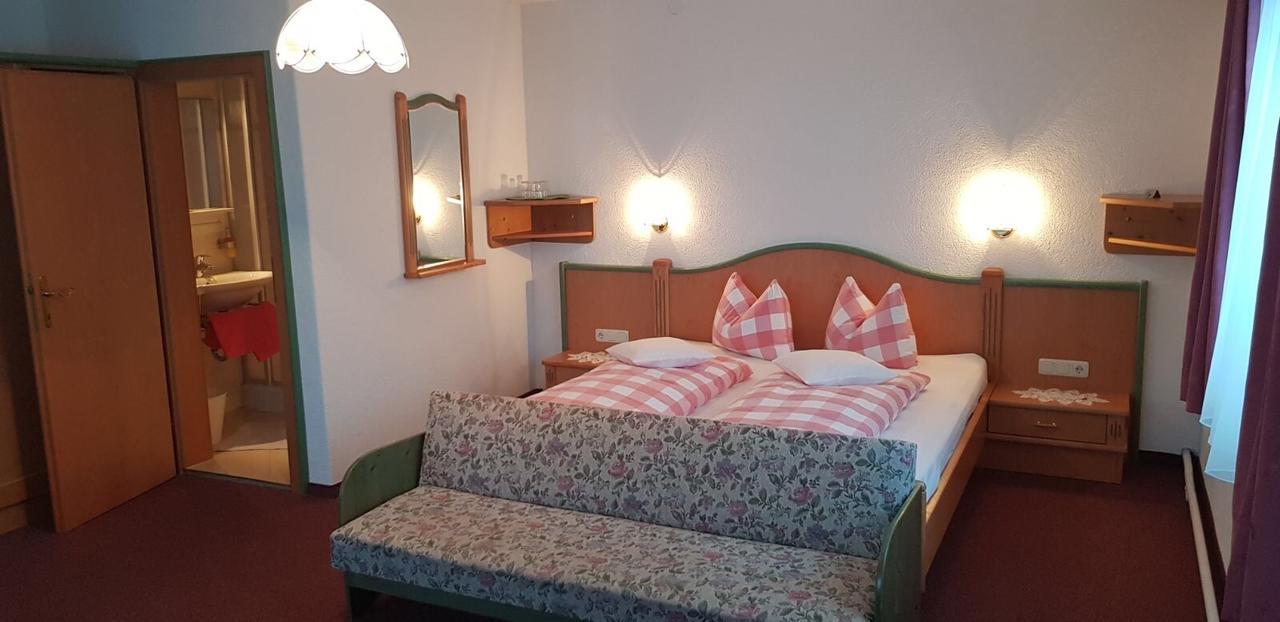 Pfindlhof Bed & Breakfast ลีโอกัง ภายนอก รูปภาพ