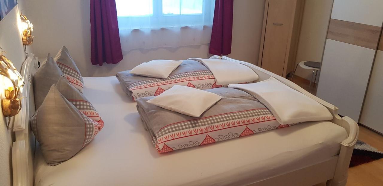 Pfindlhof Bed & Breakfast ลีโอกัง ภายนอก รูปภาพ